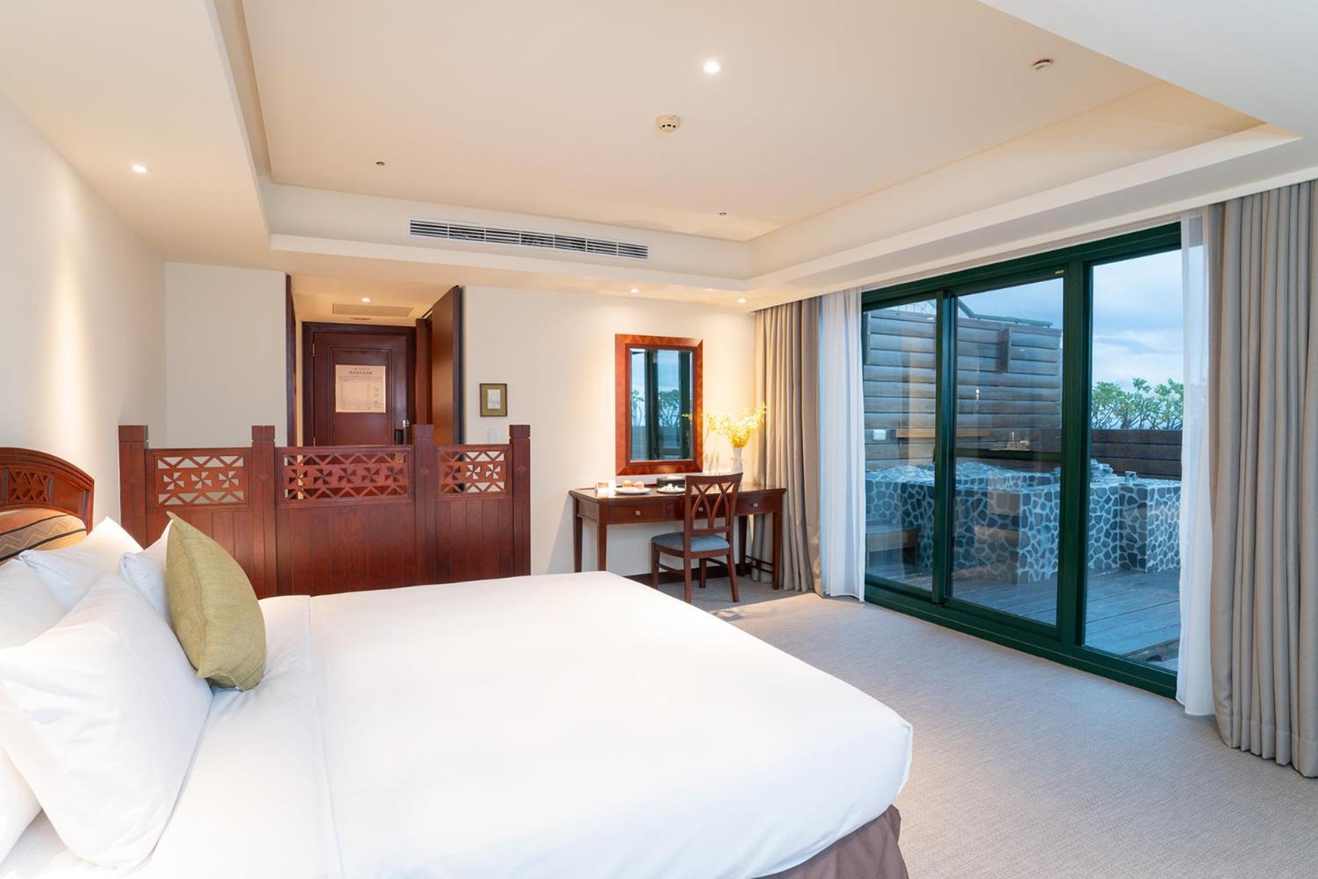 Formosan Naruwan Hotel Taitung Экстерьер фото A bedroom at the hotel